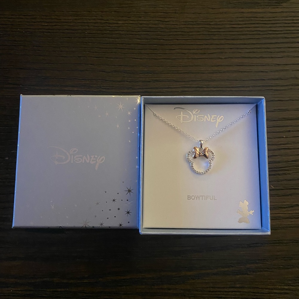 NEW Disney “Bowtiful” Minnie Mouse necklace